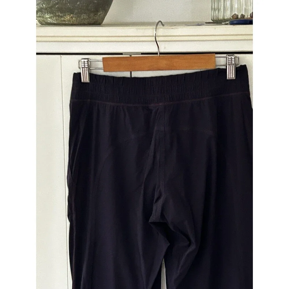 Lululemon Dog Runner Pants Size 6 Black Swan Purple Track Pants Lined